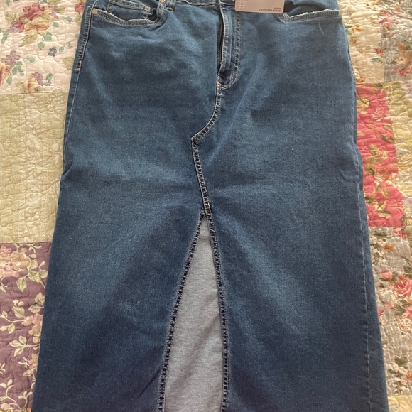 Serra Women's Classic Blue Denim Maxi Skirt - Picture 2 of 2